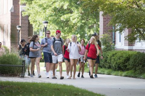 first-day-of-fall-classes-students-oval